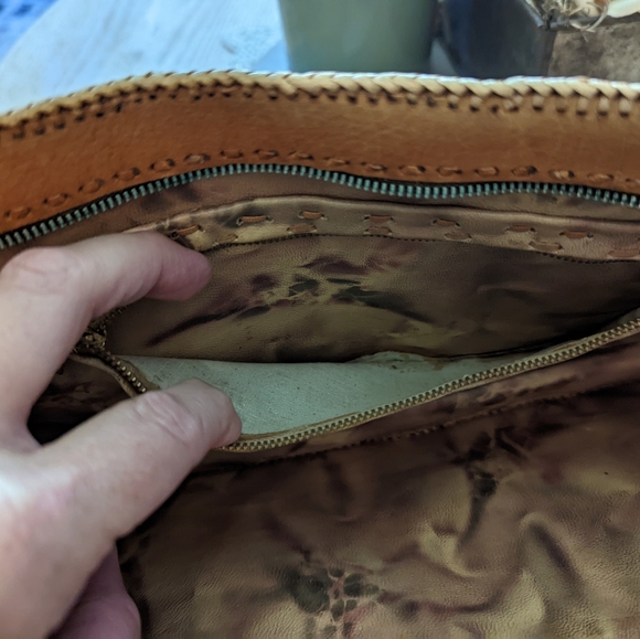 Vintage Tooled Embossed Leather Purse Clutch - Picture 9 of 13